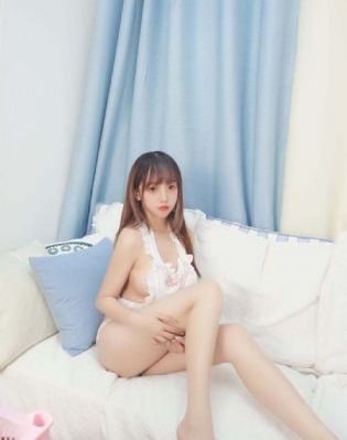 军人野外吮她的花蒂的视频