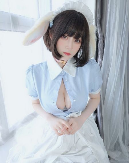 方子传未删减咬奶片段