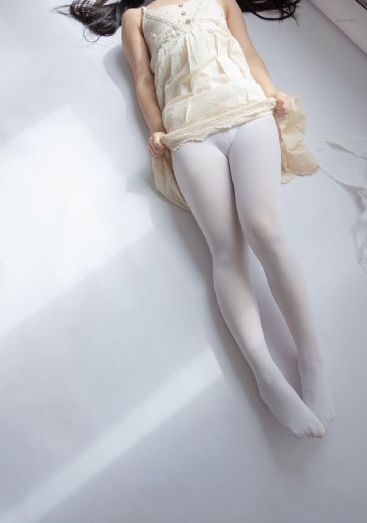 《年轻女教师3》在线观看
