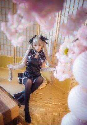 保险女王和他的商机机密