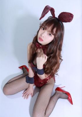 在电影院里挺进h
