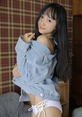 女大学生的沙龙室免费观看