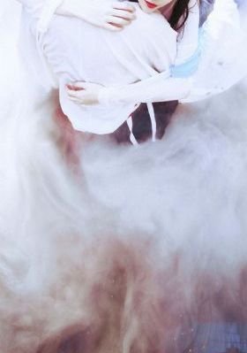 奇怪的她