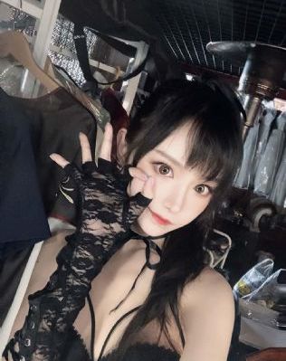 和寡妇岳疯狂做爰风流诊所